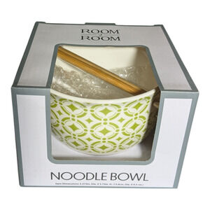Noodle Bowl Set, Typically Used for Ramen or Pho NWT with Sticks and Spoon-Green